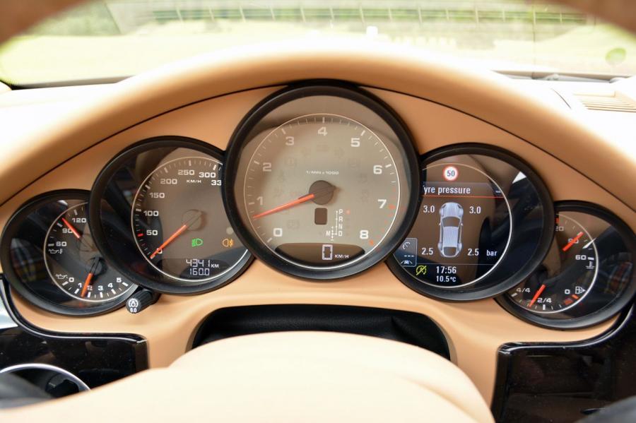  Porsche Panamera 4S Executive 2014 года  (фото 23 из 40)